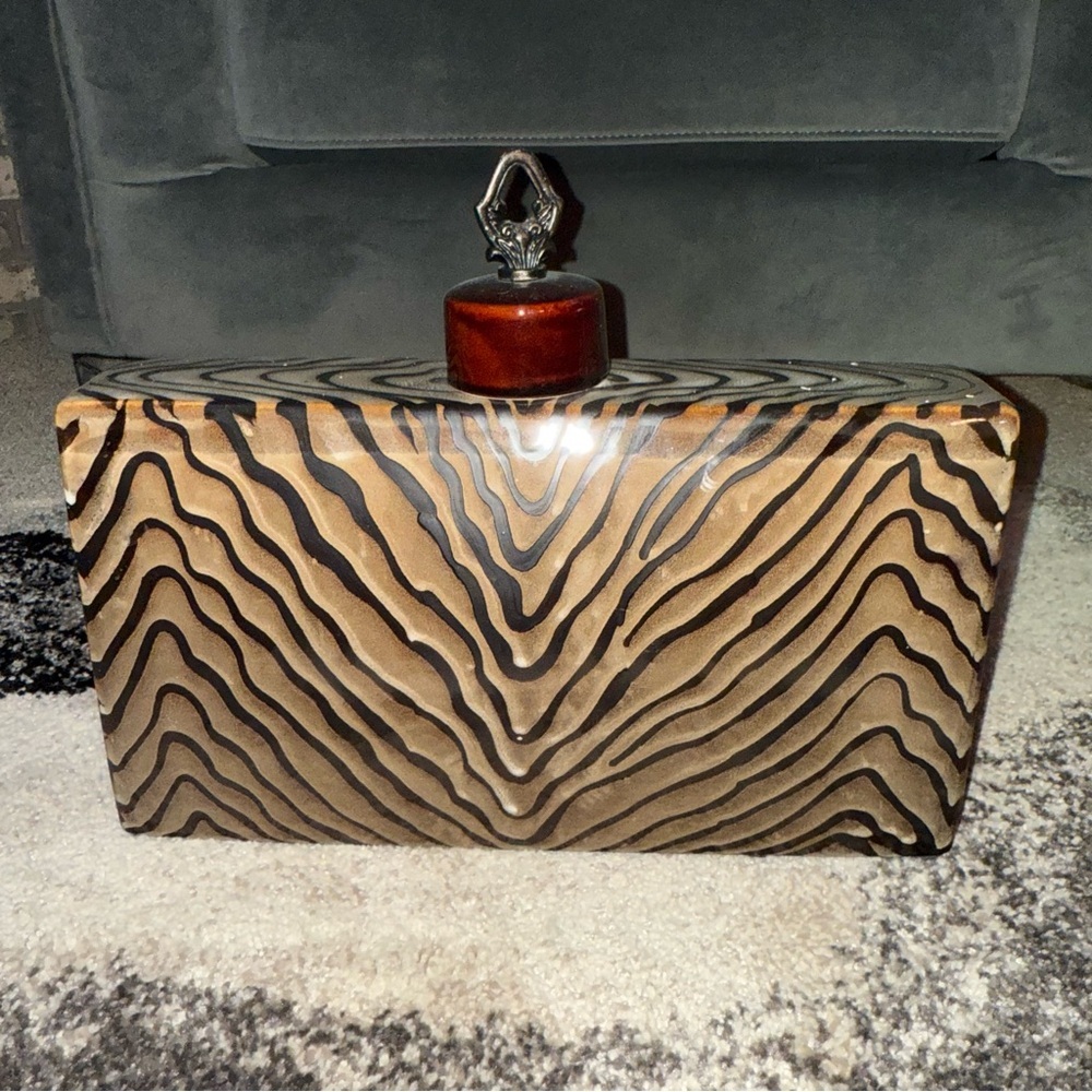 Vase bowl decor brown black top removes Zebra Pattern with Brown Accents